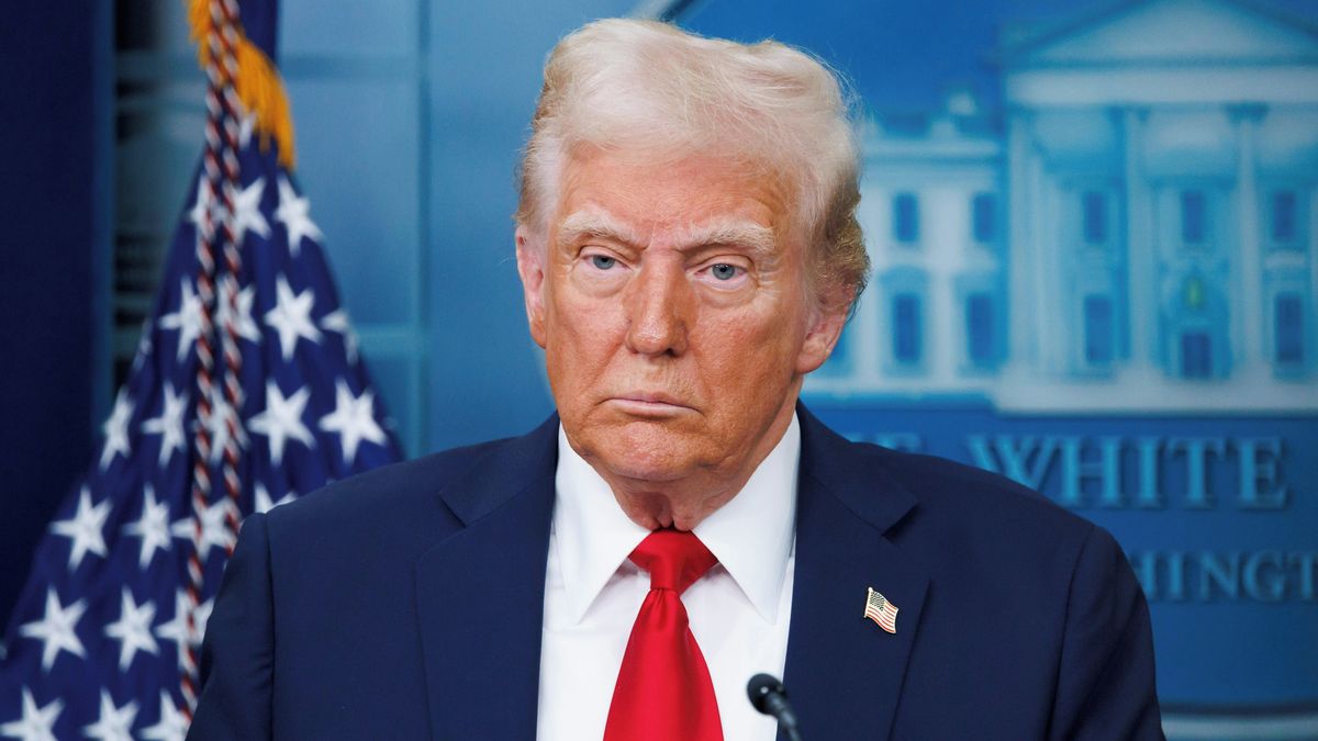 Znepokojivá podívaná. Trump umně zrežíroval hanobení opozice